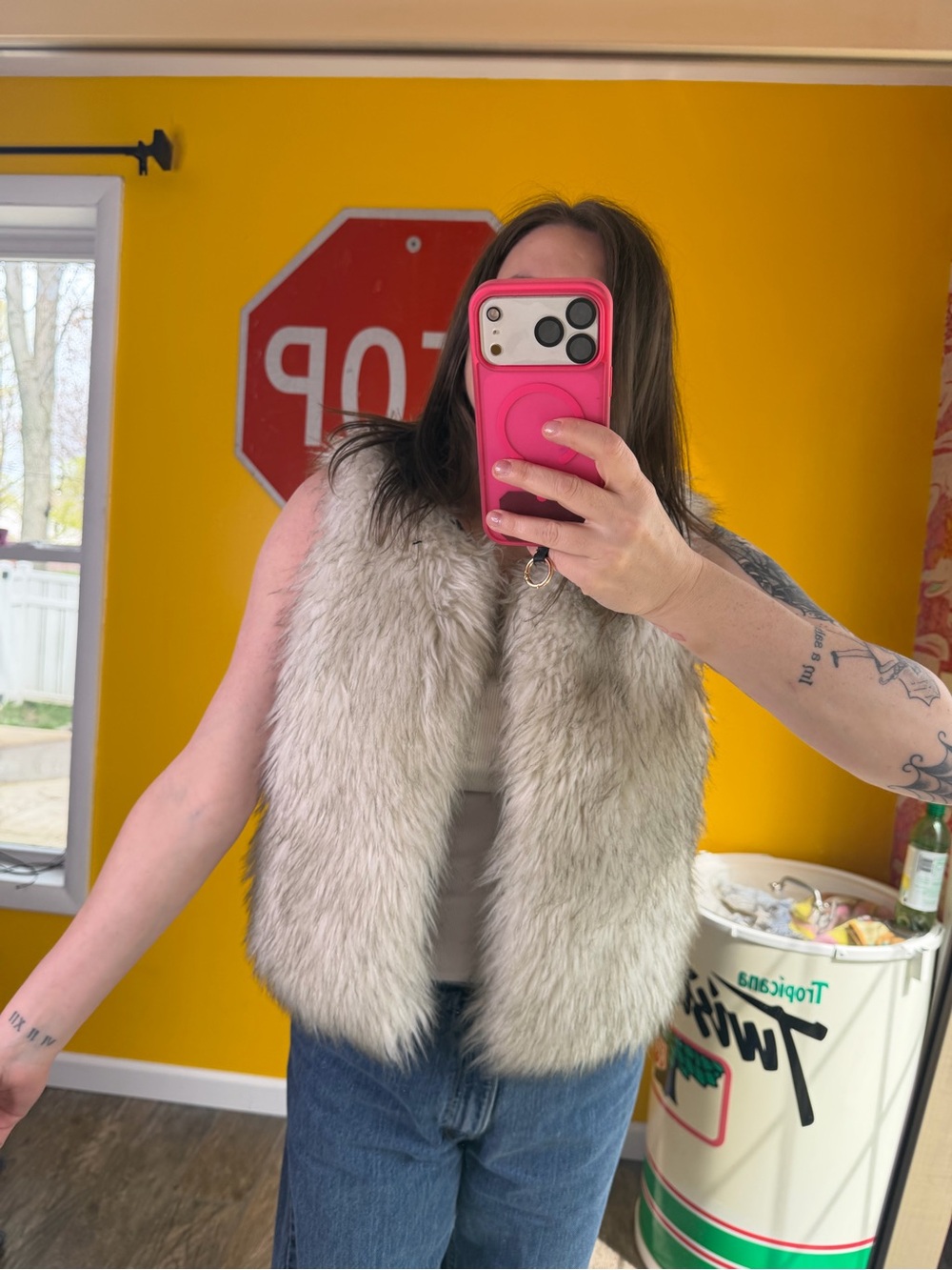 Y2k Mossimo Faux Fur Vest Women's Sz small Front Closure Fuzzy Off-White